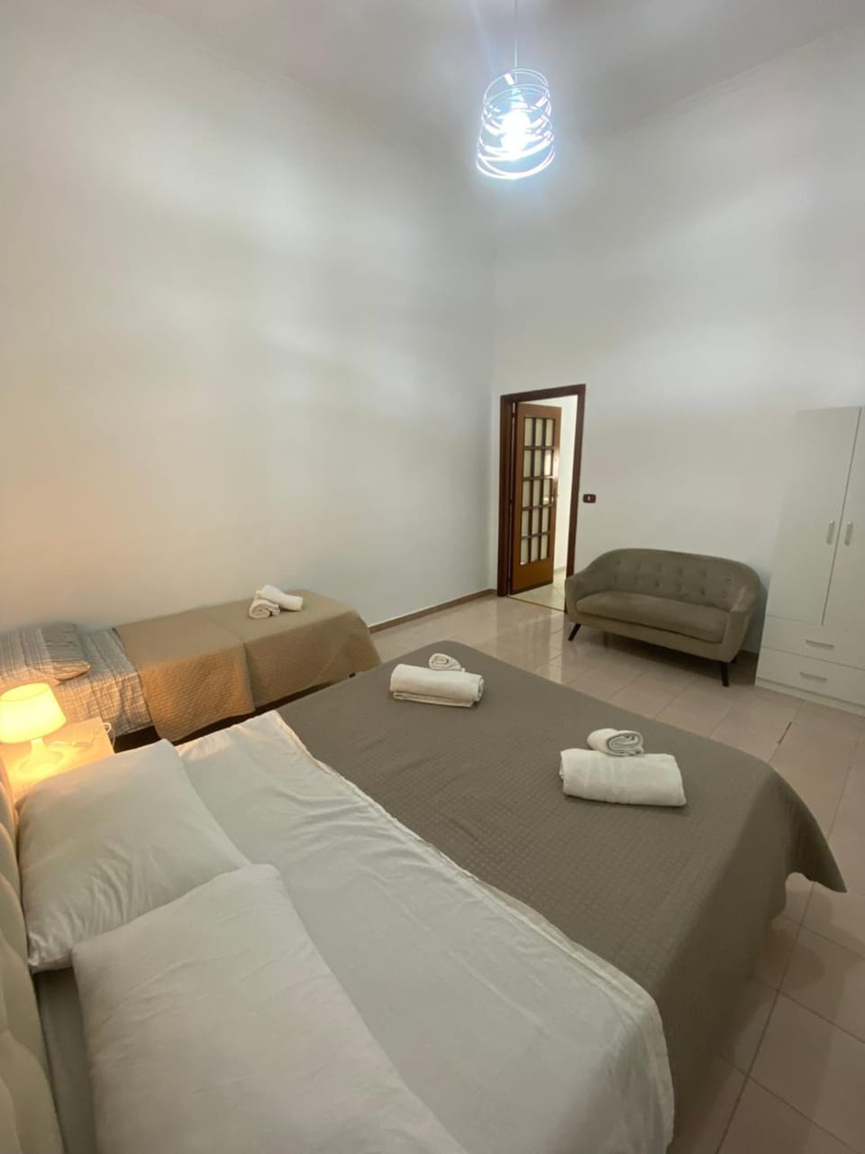 Eva Rooms Stazione Garibaldi Apartment in Naples