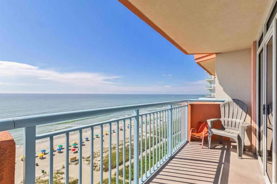 Breathtaking Oceanfront 10th Floor 1BR! Roxanne Towers 1004 House in Myrtle Beach
