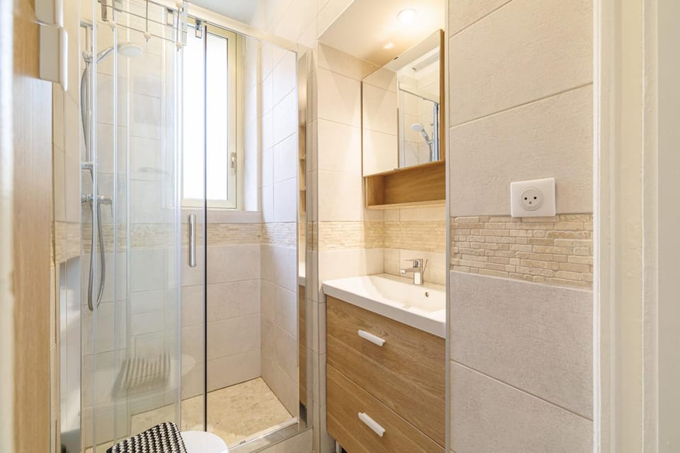 Superb 2 Bedroom with Terrasse 150m from Monaco Apartment in Monaco