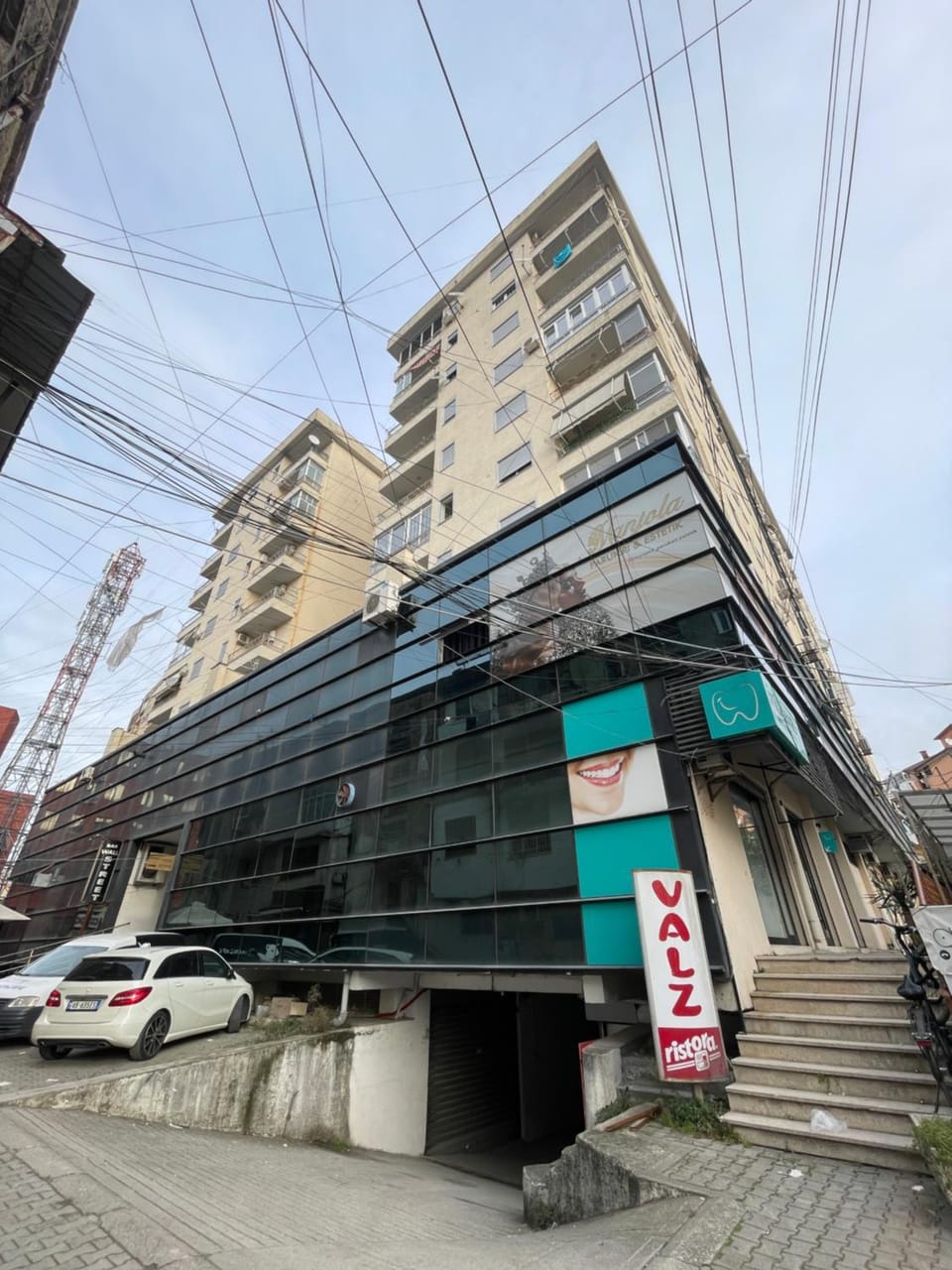 Property building, Day, Neighbourhood, Street view, Location