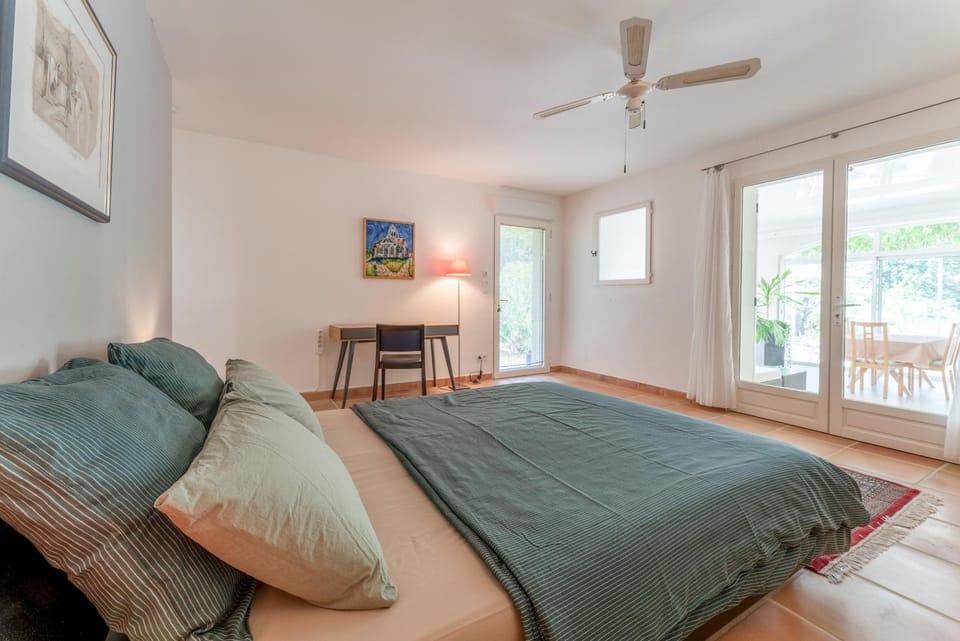 Living room, Bedroom