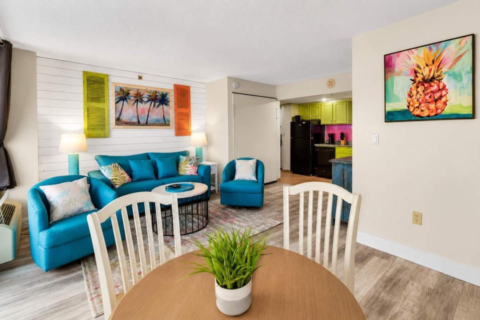 Modern and Fun Coastal Beach Escape! Pinnacle 1471 House in Myrtle Beach