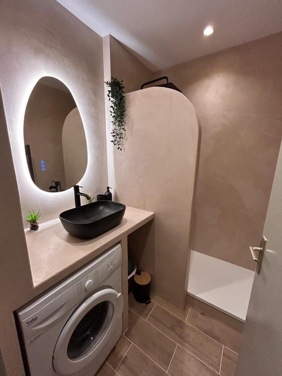 Bathroom, washing machine