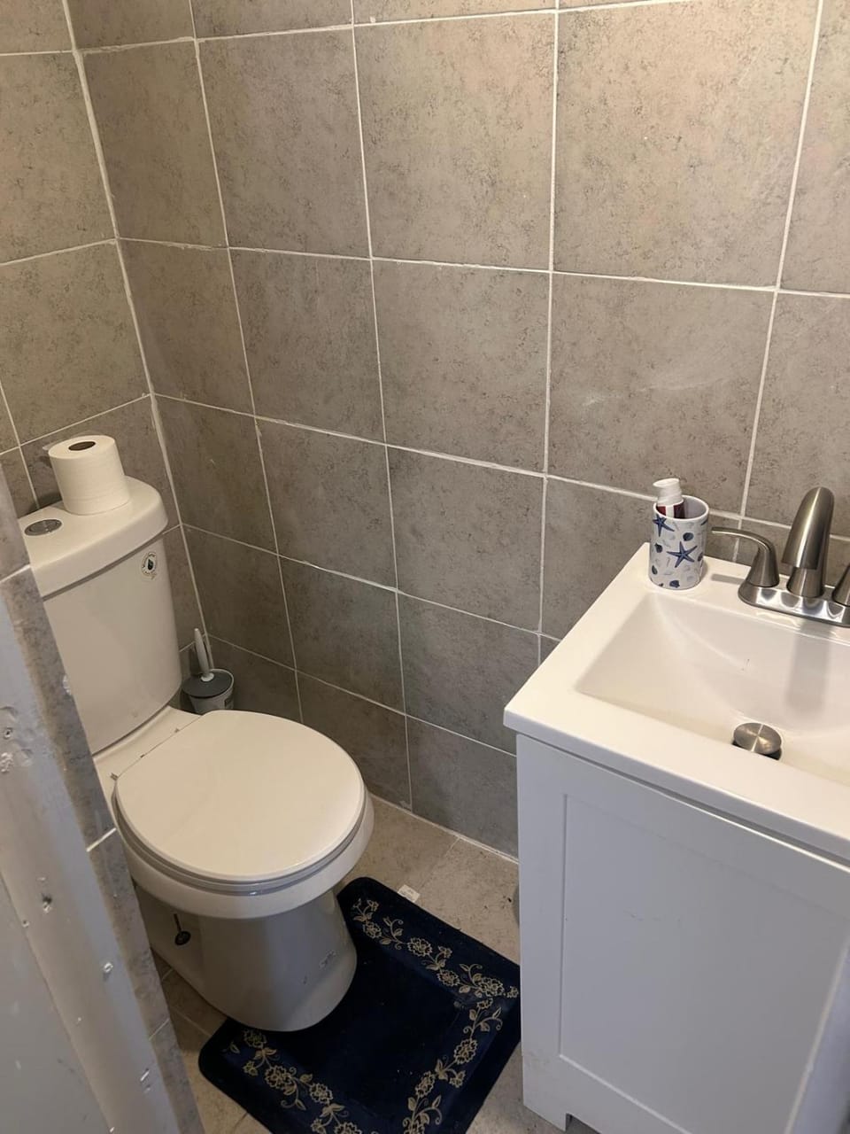 Grove 3- King Bed with Private Bathroom Bed and Breakfast in Irvington