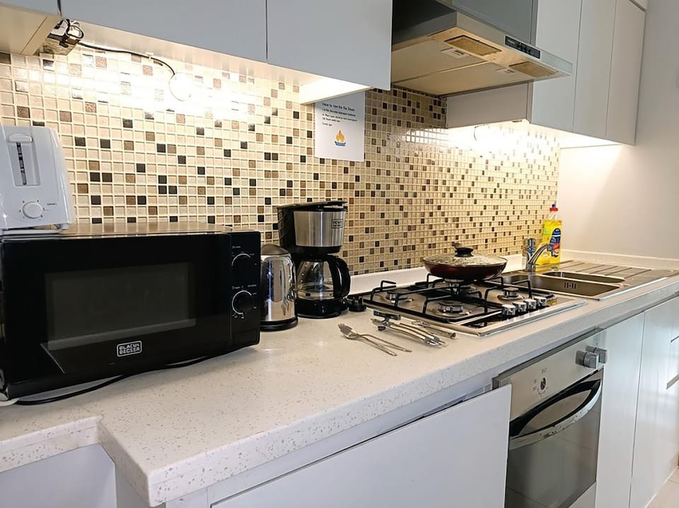 Waterfront Studio Near Dubai Mall Downtown Dubai Apartment in Dubai