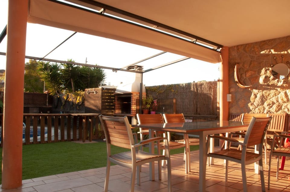 Day, Summer, BBQ facilities, Garden, Balcony/Terrace, On site, Swimming pool, Facility for disabled guests