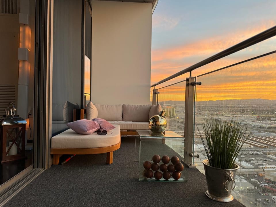 The Mountain View Suite Dreams 2pools&Jacuzzi Apartment hotel in Paradise