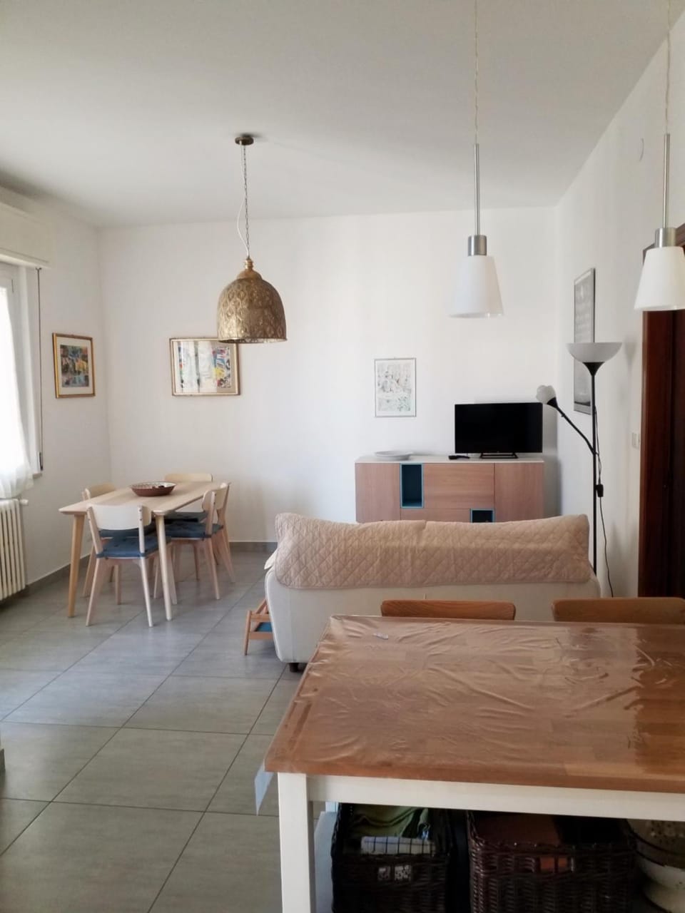 Communal lounge/ TV room, TV and multimedia, Living room, Dining area