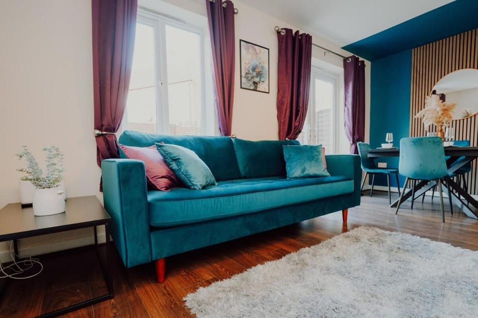 Living room, Seating area, Dining area