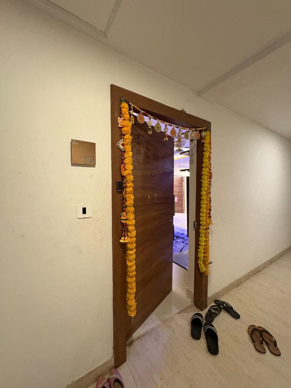 Ultra luxury 3bhk flat at Embypass Apartment in Kolkata