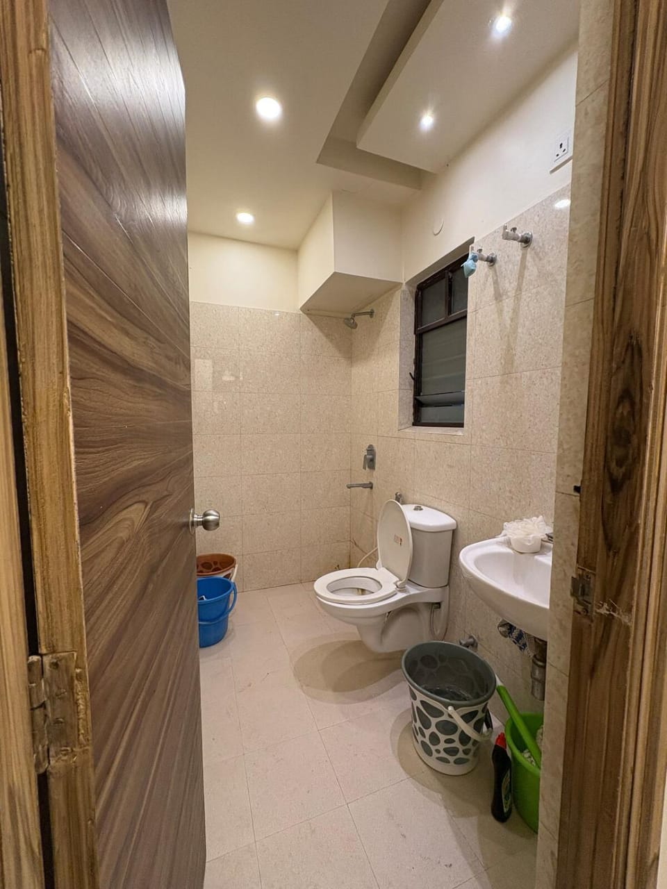 Ultra luxury 3bhk flat at Embypass Apartment in Kolkata