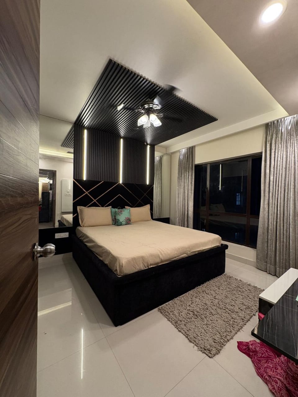 Ultra luxury 3bhk flat at Embypass Apartment in Kolkata