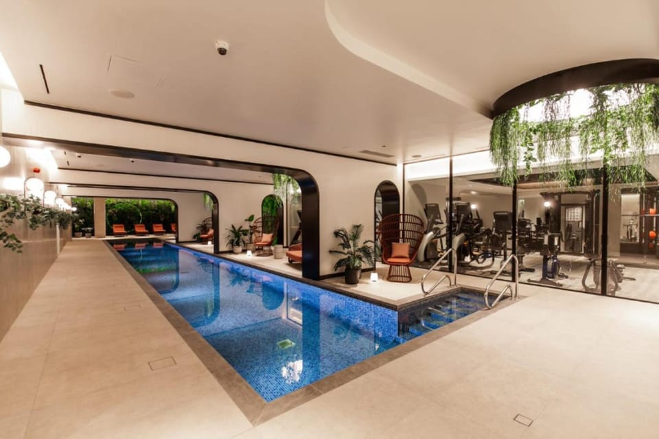 Swimming pool, Swimming pool, sunbed