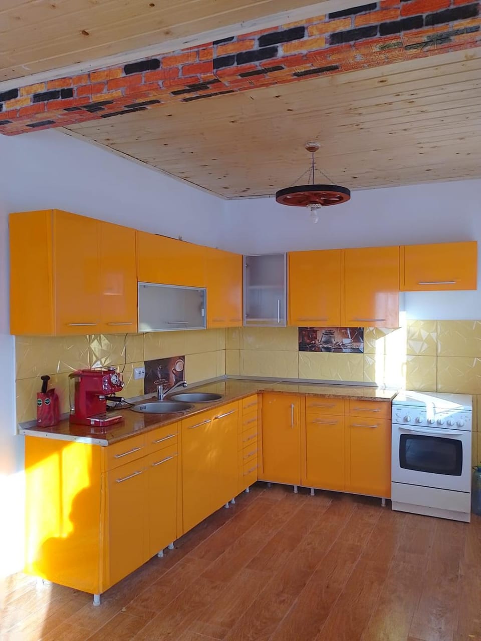 Cabana De Pe Coclauri House in Romania