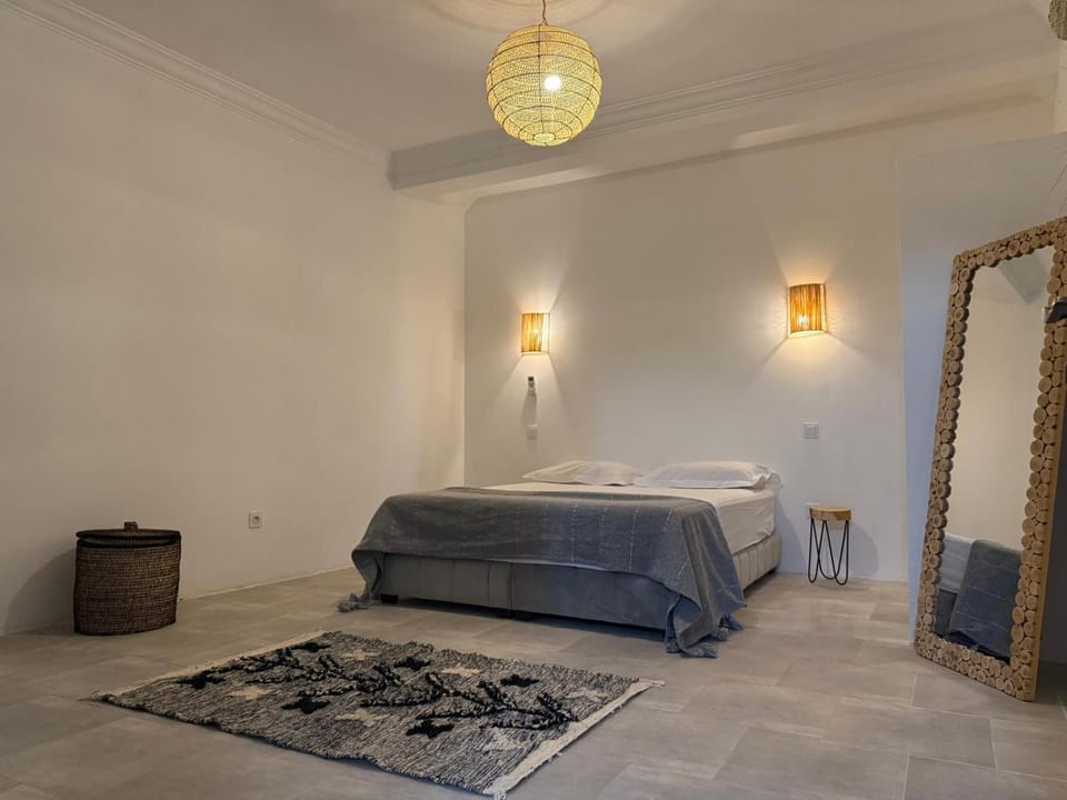 Bed, Photo of the whole room