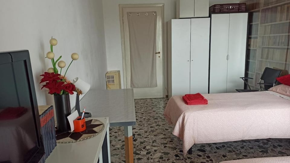 Book's Room Apartment in Milan