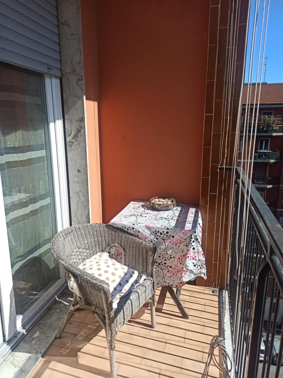 Book's Room Apartment in Milan