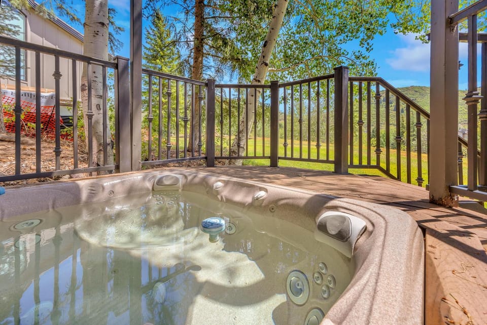 Pinnacle #1484 House in Park City