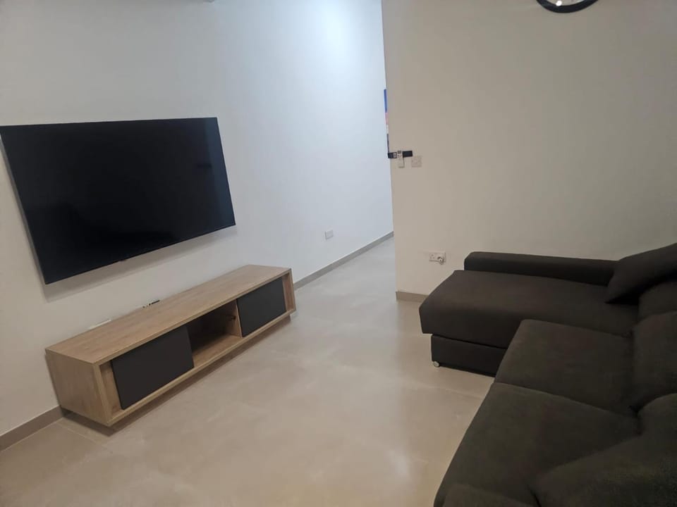 Communal lounge/ TV room, TV and multimedia, Living room, Seating area
