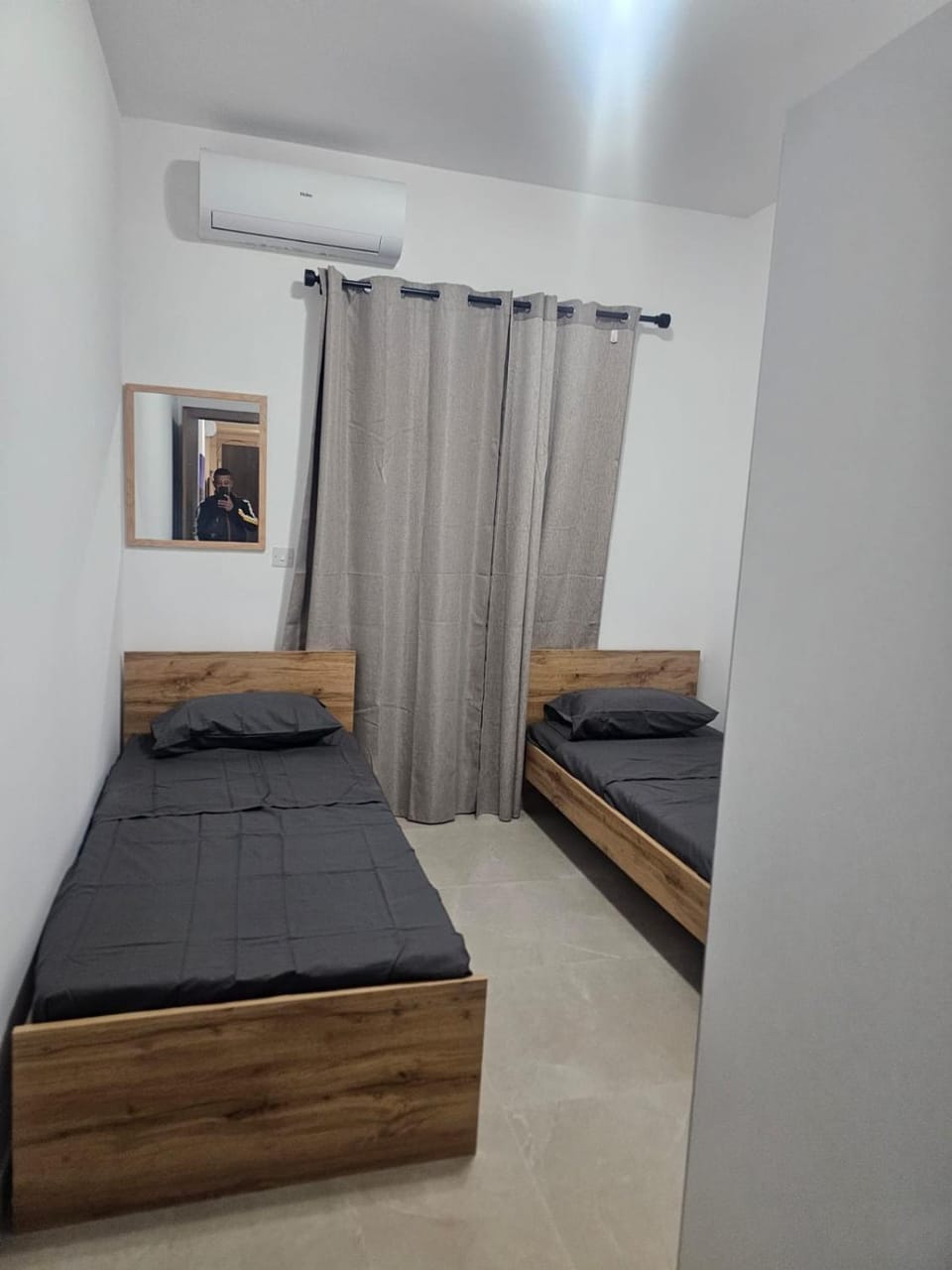 Bed, Bedroom, air conditioner