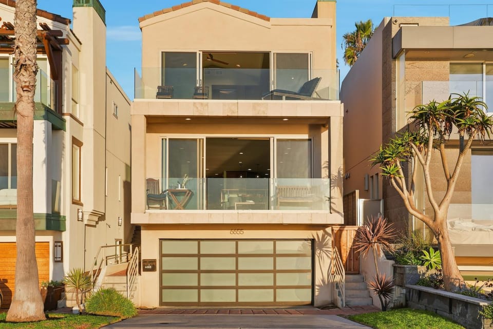 Oceanfront at Windansea Luxe 3-Story Home with Views, AC, Garage House in La Jolla