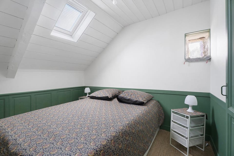 Property building, Living room, Bedroom