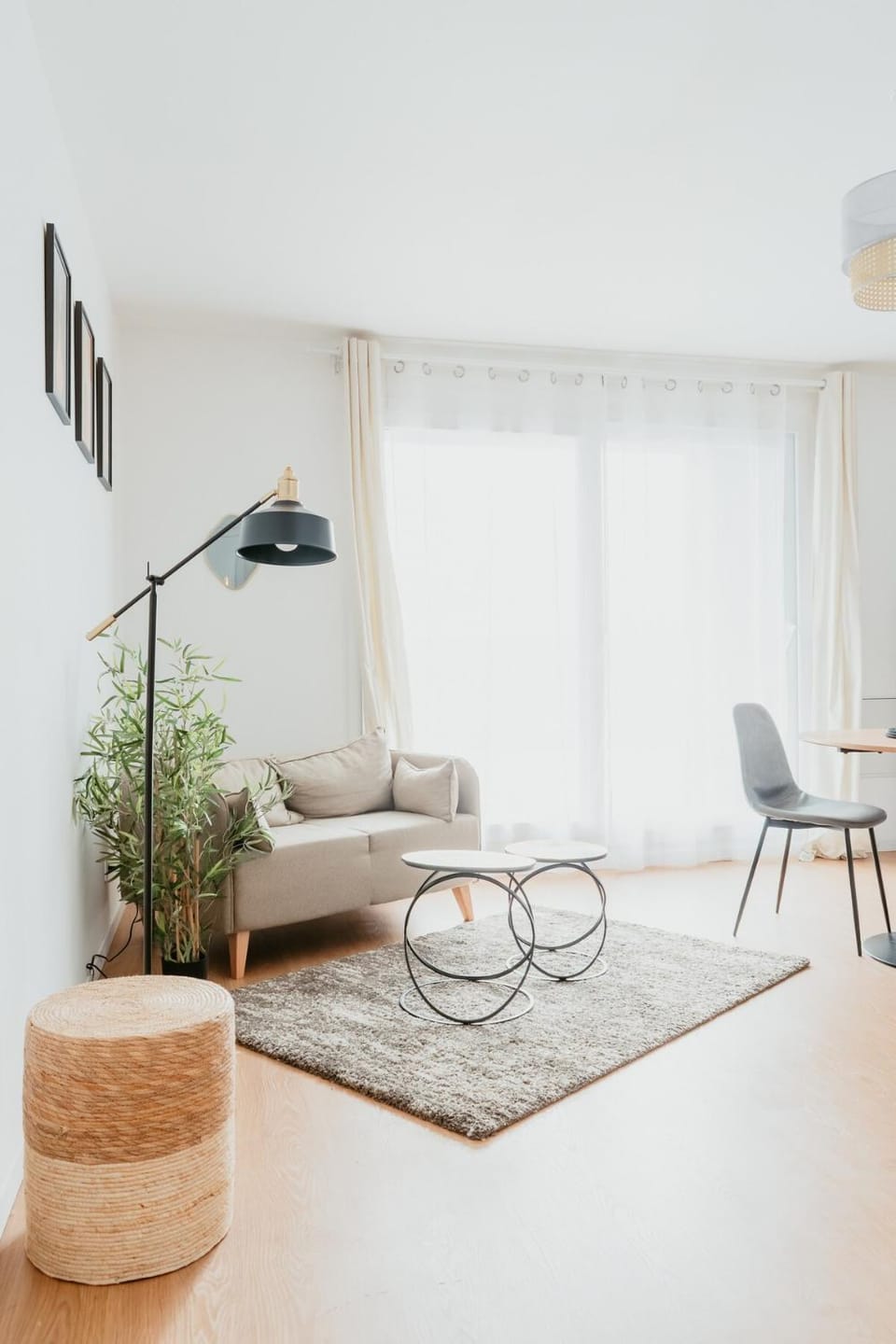 TV and multimedia, Living room, Seating area, Dining area, furniture, heating, internet, storage