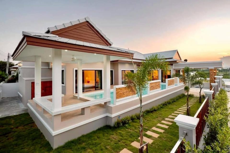 Property building, Garden, Pool view