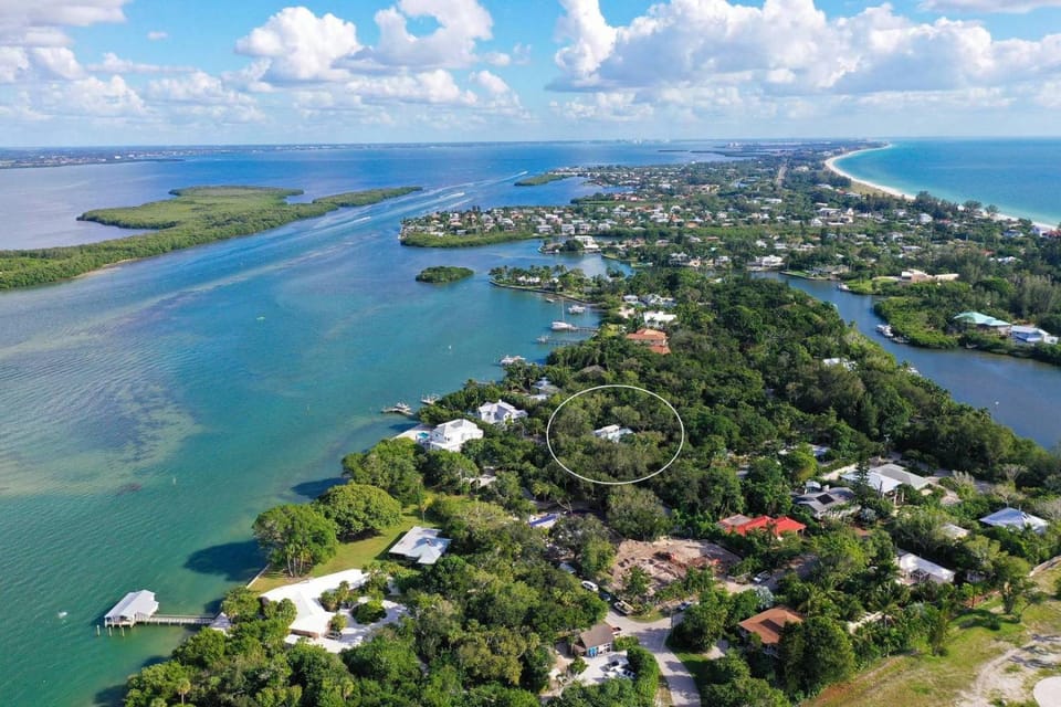 Arts & Vines House in Longboat Key