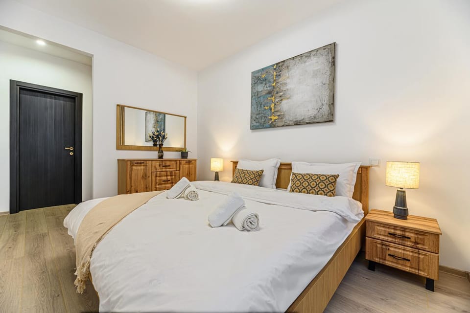Bed, Photo of the whole room, Bedroom, towels, wardrobe