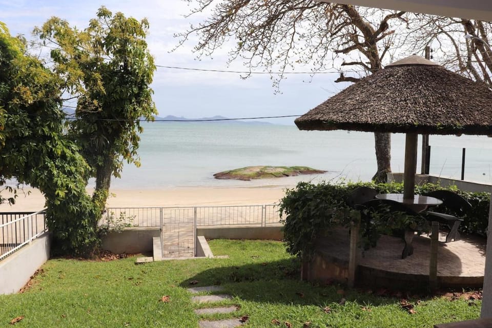 Garden, Sea view