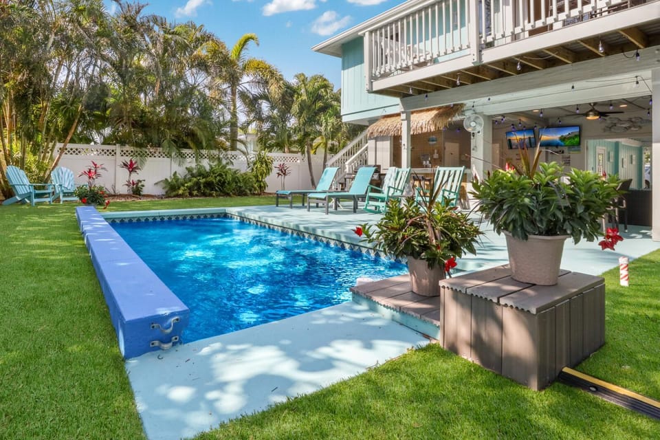 Bay 2 Bay House in Anna Maria Island