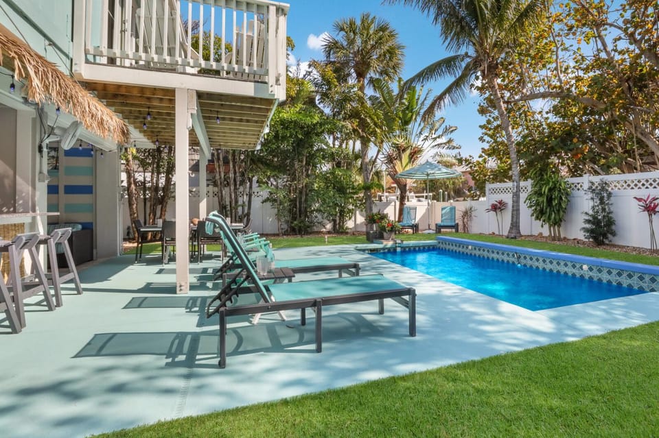 Bay 2 Bay House in Anna Maria Island