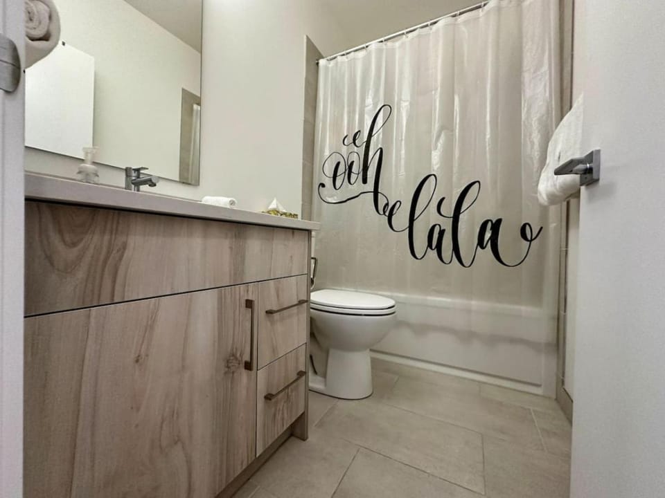 Shower, Toilet, Bathroom, Bath