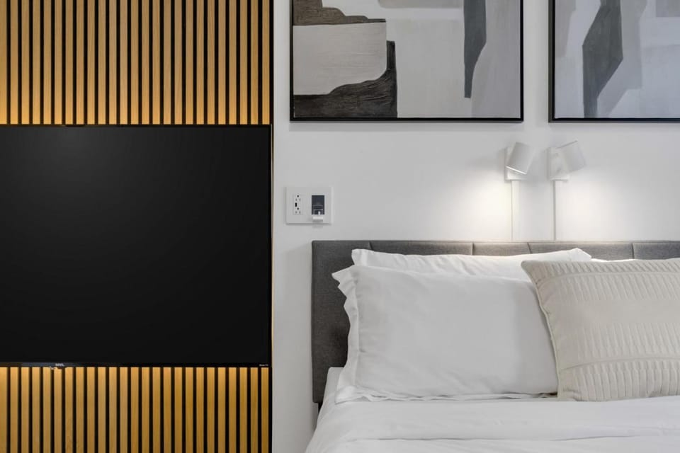 The Sherbrooke Suite 101 Apartment in Montreal