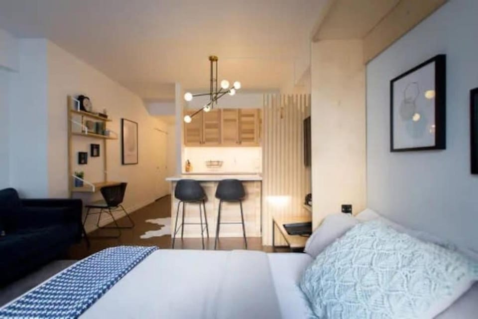 The Sherbrooke Suite 102 Apartment in Montreal