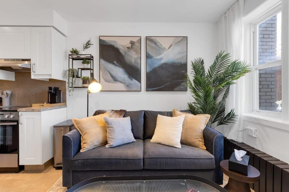 The Speakeasy Suite 501 With Parking Apartment in Montreal