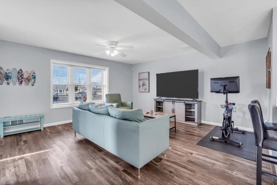 Communal lounge/ TV room, TV and multimedia, Evening entertainment