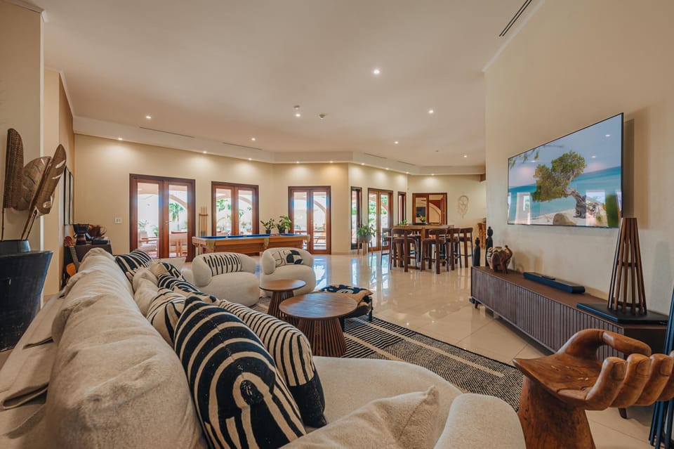 TV and multimedia, Living room, Seating area