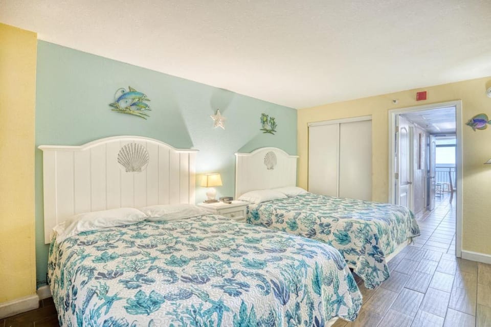 Monterey Bay Suites Resort Unit 421 - Oceanfront Balcony House in Myrtle Beach