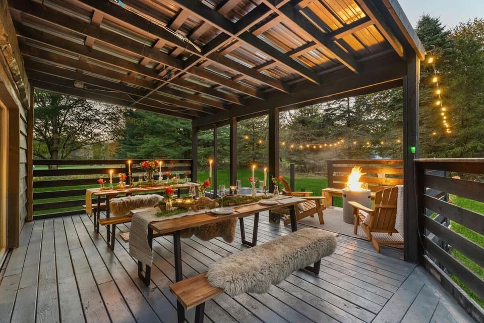 FingerLakes! Hot Tub! LRG Home! Sleeps 12 Dogs ok! Apartment in Pennsylvania