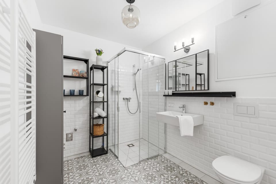 Shower, Toilet, Bathroom, towels