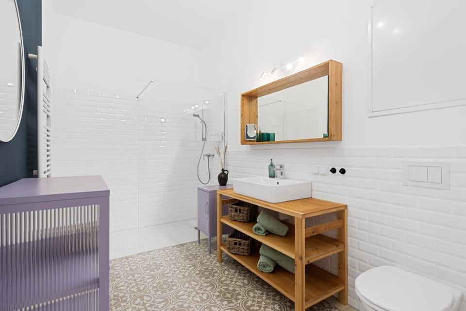 Bathroom, Kitchen or kitchenette