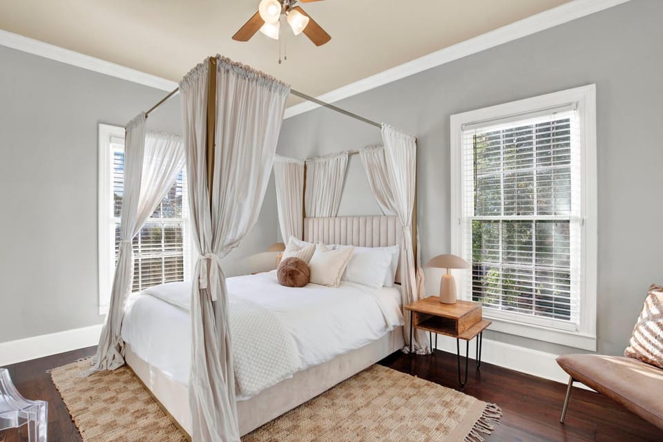 The Artist Retreat Unit A Apartment in Savannah