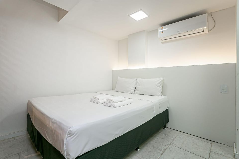 Bed, Photo of the whole room, Bedroom, towels, air conditioner