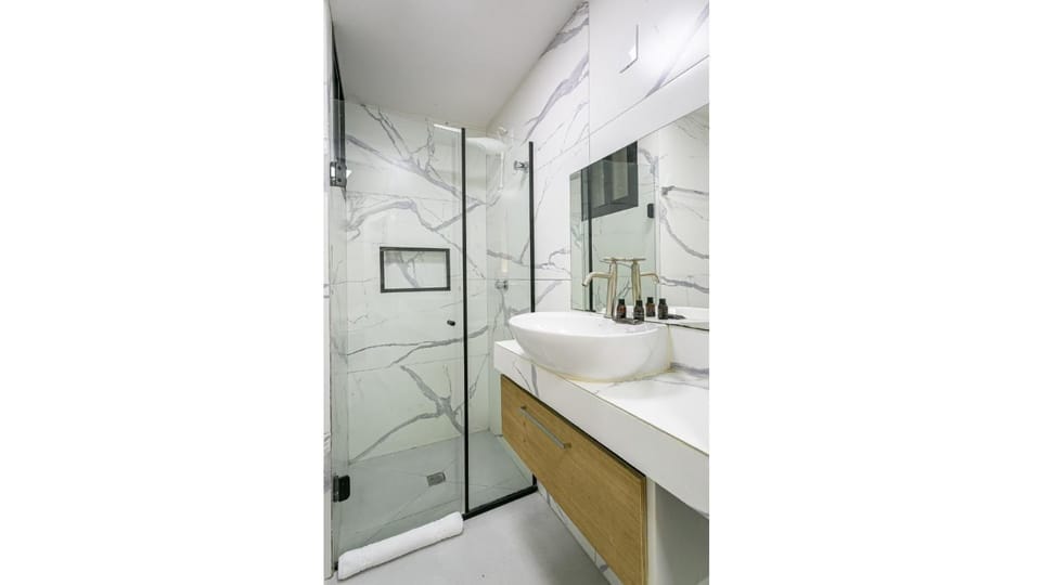 Shower, Bathroom, towels