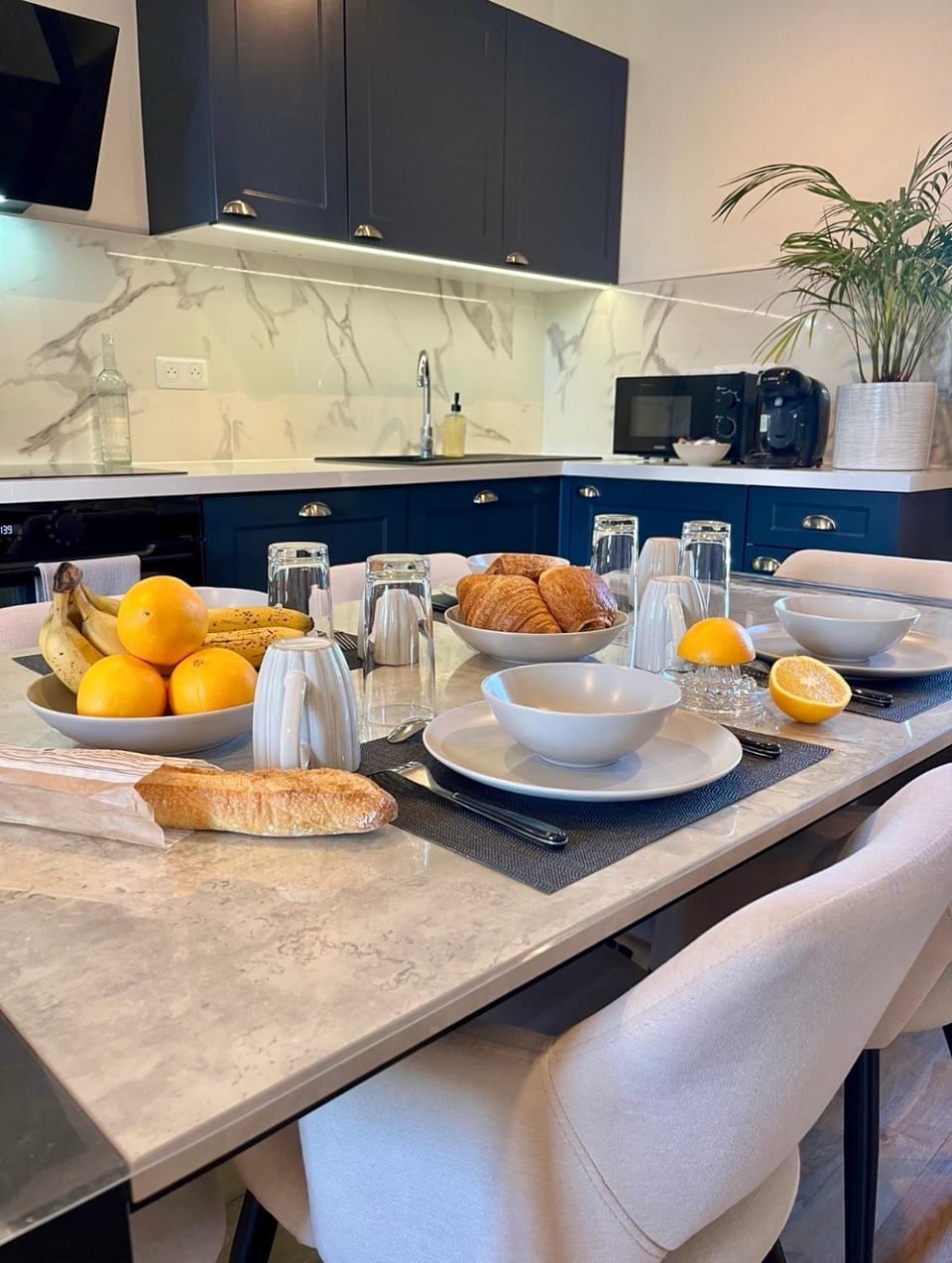 Kitchen or kitchenette, Dining area, Meals, kitchen
