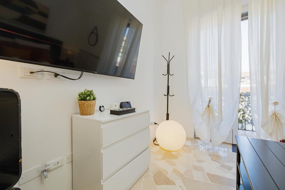 InMilanis Porta Venezia - Apt con 3 Camere a 10 min dal Duomo Apartment in Milan