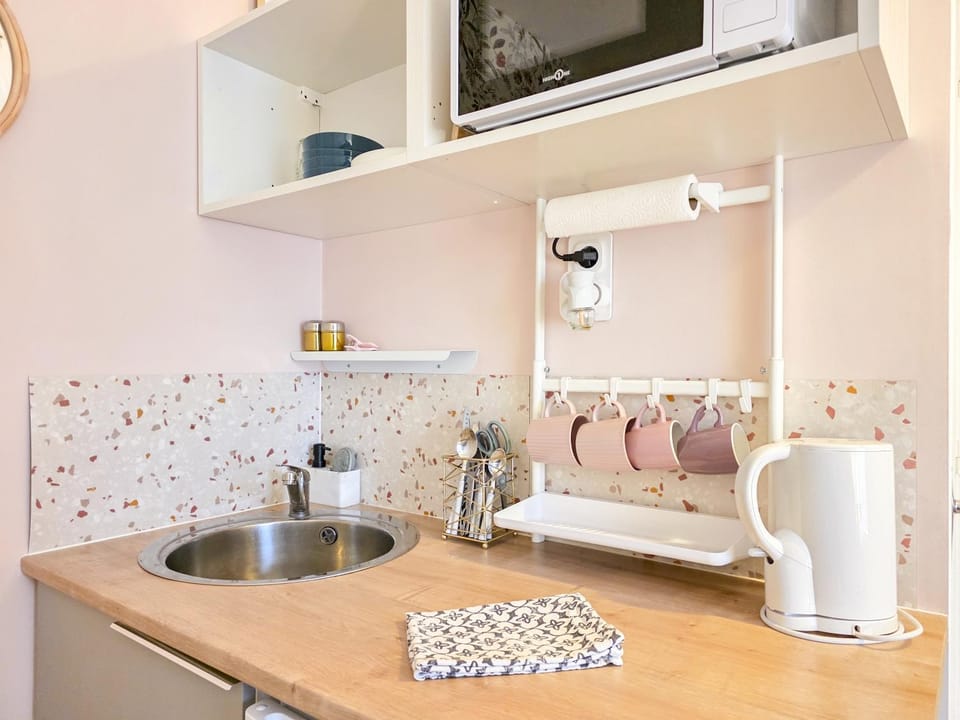 Le Rose Pétale - Lumineux, Chic & 50m de la Gare Apartment in Brittany