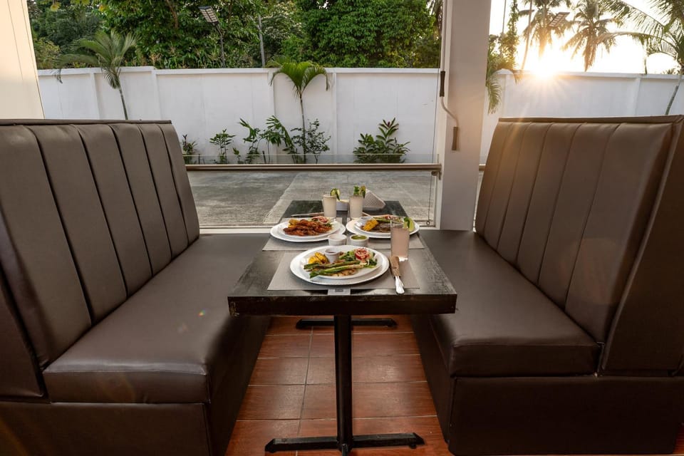 Restaurant/places to eat, Lunch, Drinks, Non alcoholic drinks